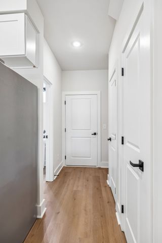 1064 Stagecoach Dr, White House, TN 37188