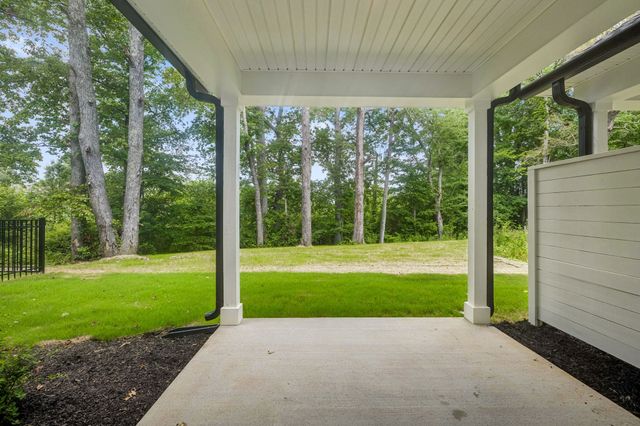 1064 Stagecoach Dr, White House, TN 37188