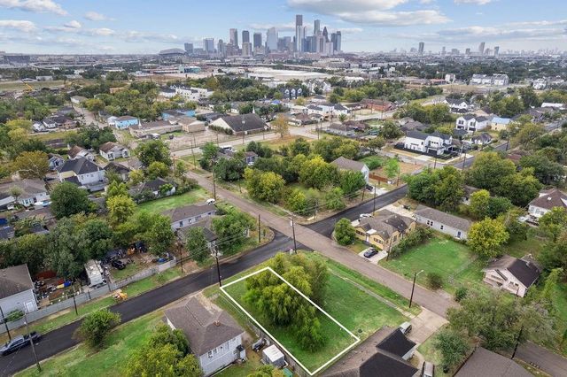 2603,2605 Sumpter Street, Houston, TX 77026