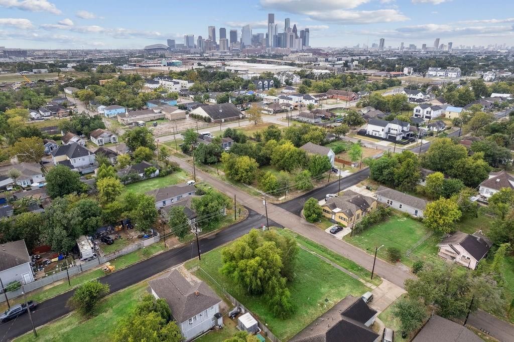2603,2605 Sumpter Street, Houston, TX 77026