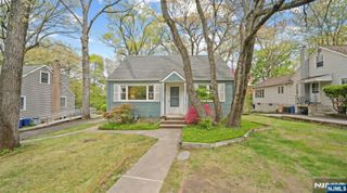 34 Zimmer Avenue, Midland Park, NJ 07432