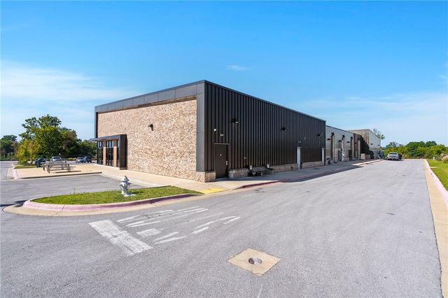 504 E Centerton Boulevard 560-562, Centerton, AR 72719