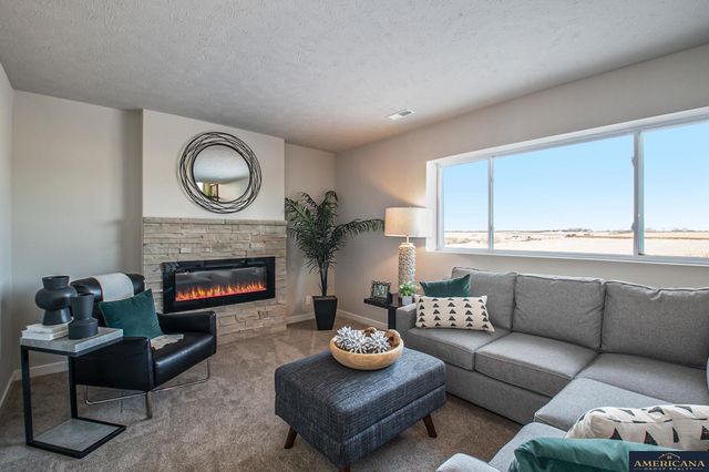 8013 N 113 Street, Omaha, NE 68142