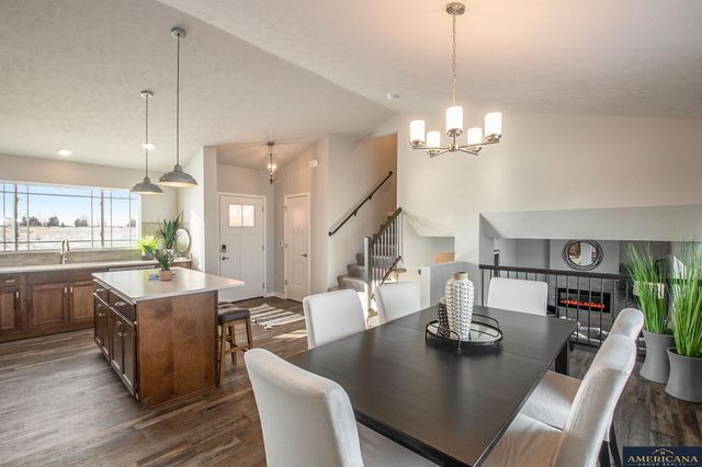 8013 N 113 Street, Omaha, NE 68142