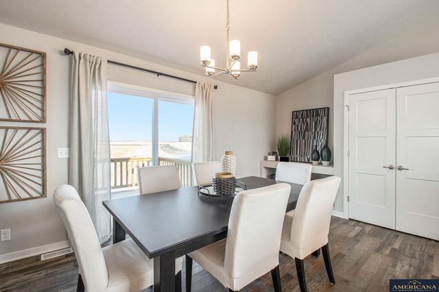 8013 N 113 Street, Omaha, NE 68142