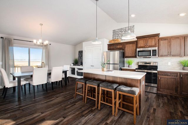 8013 N 113 Street, Omaha, NE 68142