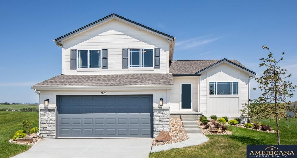 8013 N 113 Street, Omaha, NE 68142