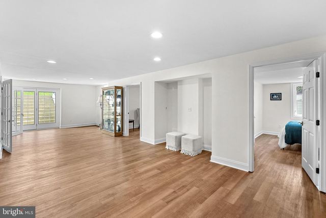 15064 BARLOW DR, Waterford, VA 20197