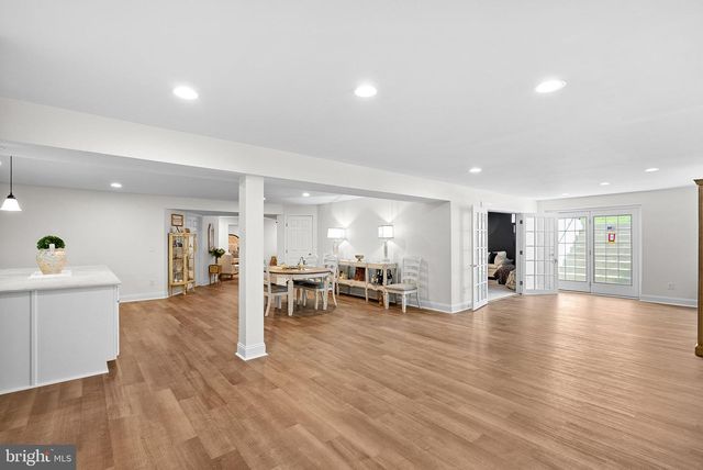 15064 BARLOW DR, Waterford, VA 20197