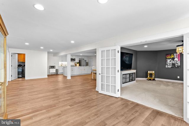 15064 BARLOW DR, Waterford, VA 20197