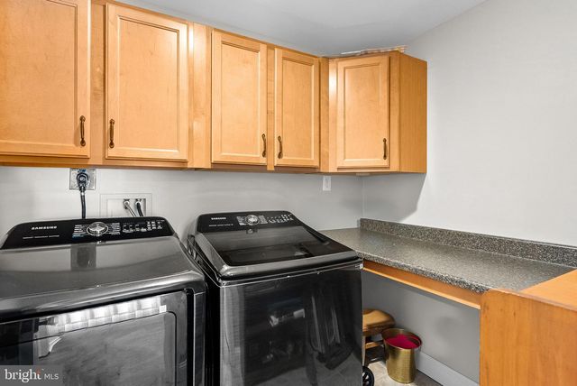 15064 BARLOW DR, Waterford, VA 20197