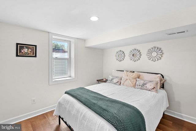 15064 BARLOW DR, Waterford, VA 20197