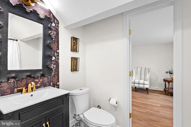15064 BARLOW DR, Waterford, VA 20197