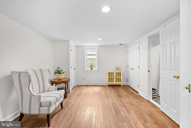 15064 BARLOW DR, Waterford, VA 20197