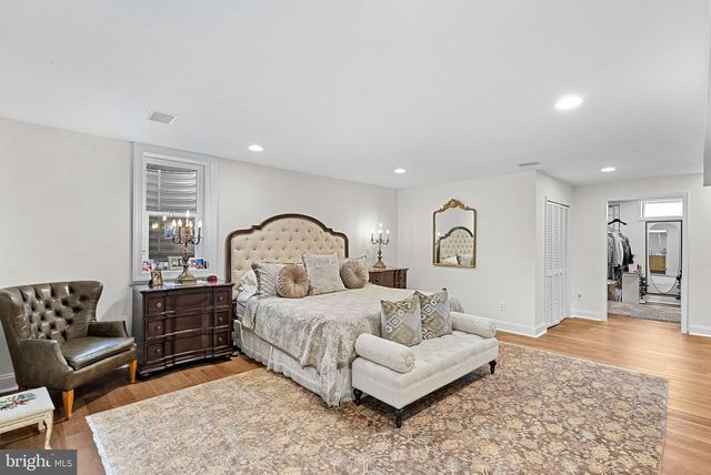 15064 BARLOW DR, Waterford, VA 20197