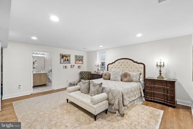 15064 BARLOW DR, Waterford, VA 20197