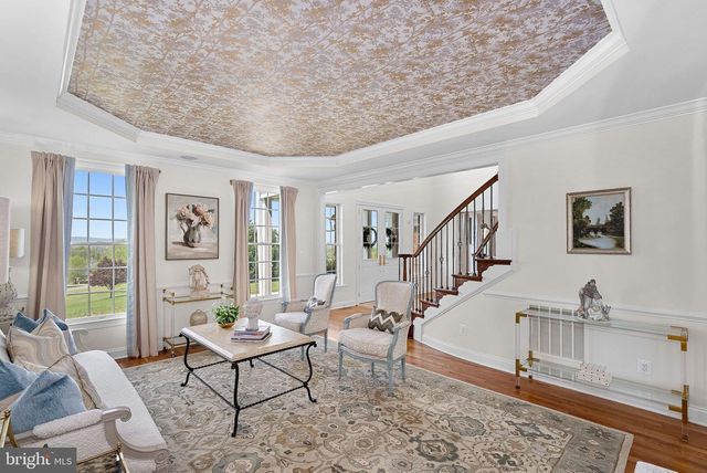 15064 BARLOW DR, Waterford, VA 20197