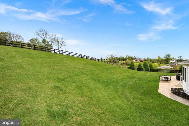 15064 BARLOW DR, Waterford, VA 20197