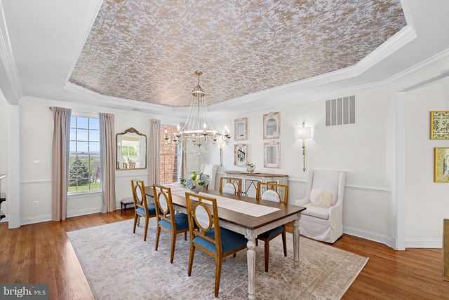 15064 BARLOW DR, Waterford, VA 20197