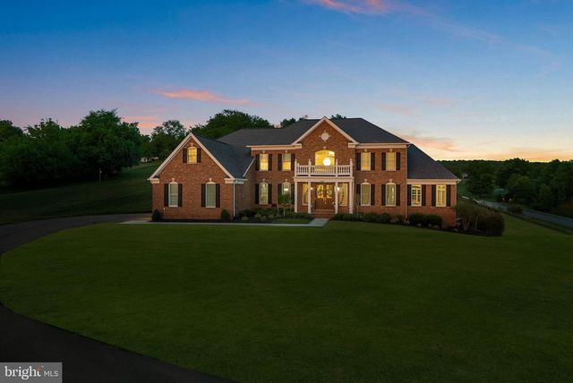 15064 BARLOW DR, Waterford, VA 20197
