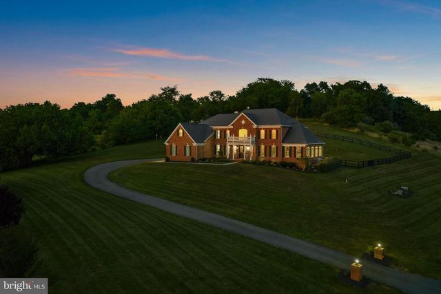 15064 BARLOW DR, Waterford, VA 20197