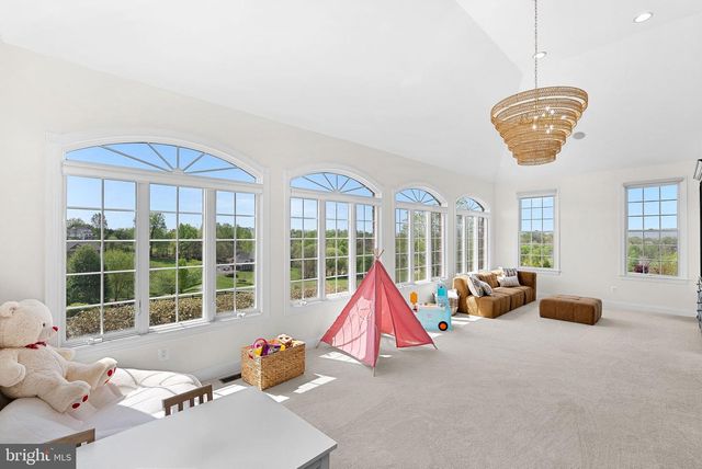 15064 BARLOW DR, Waterford, VA 20197
