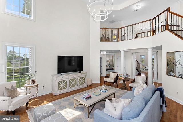 15064 BARLOW DR, Waterford, VA 20197