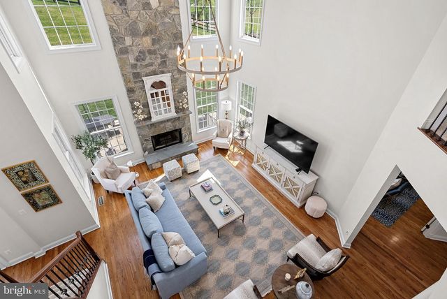 15064 BARLOW DR, Waterford, VA 20197