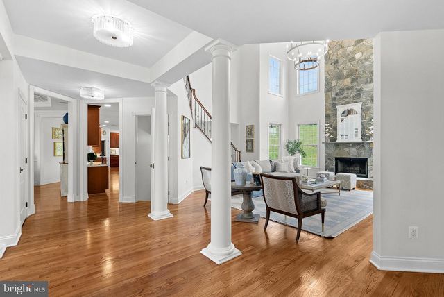 15064 BARLOW DR, Waterford, VA 20197