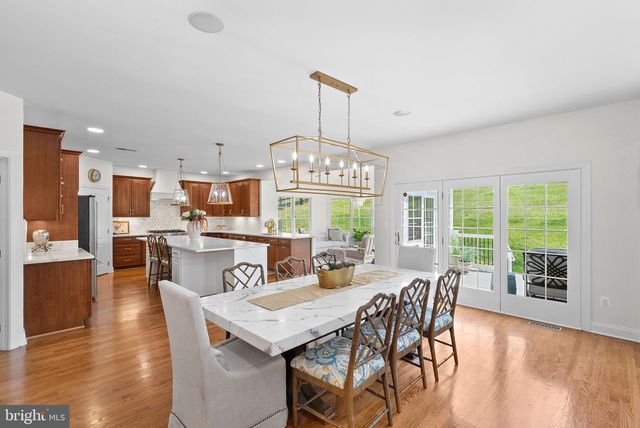 15064 BARLOW DR, Waterford, VA 20197