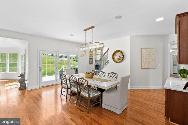 15064 BARLOW DR, Waterford, VA 20197