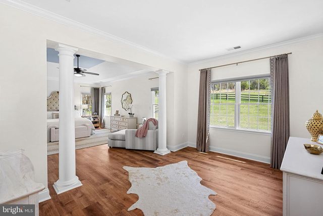 15064 BARLOW DR, Waterford, VA 20197