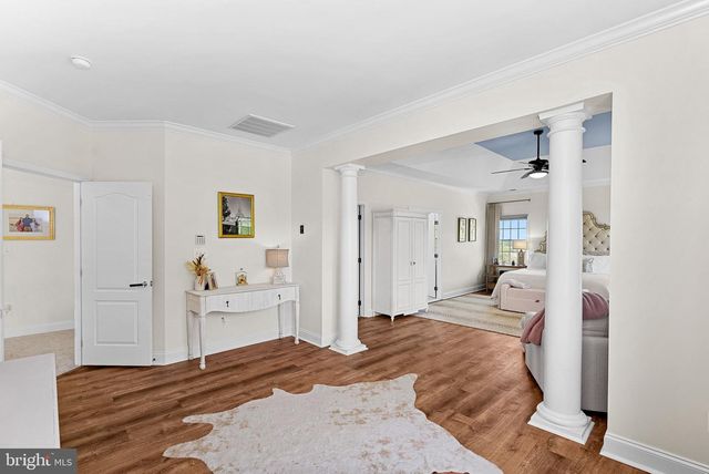 15064 BARLOW DR, Waterford, VA 20197