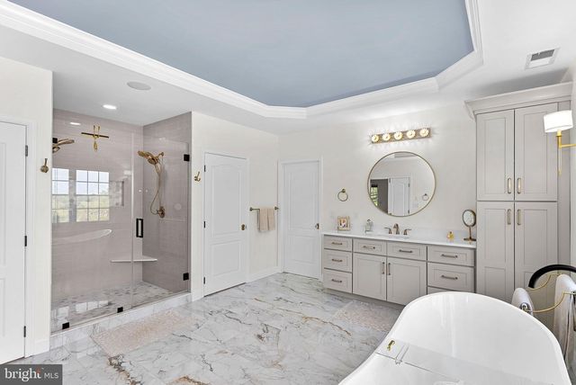 15064 BARLOW DR, Waterford, VA 20197