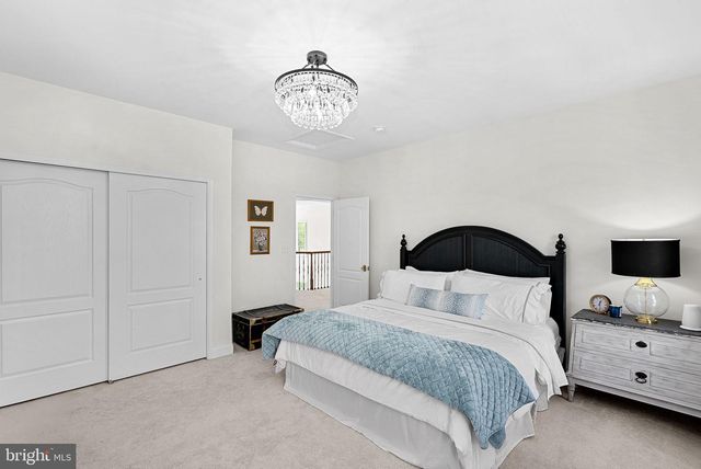 15064 BARLOW DR, Waterford, VA 20197