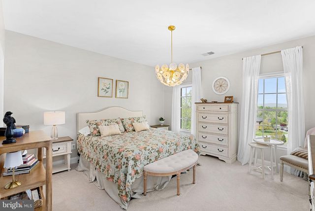 15064 BARLOW DR, Waterford, VA 20197