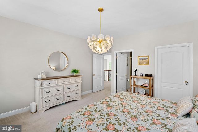 15064 BARLOW DR, Waterford, VA 20197