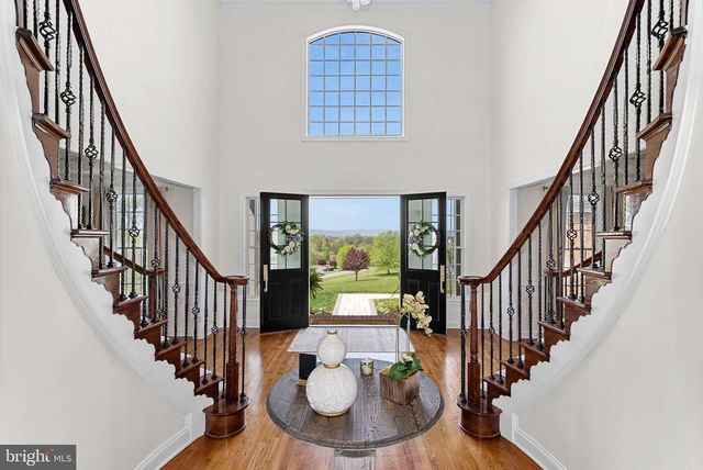 15064 BARLOW DR, Waterford, VA 20197
