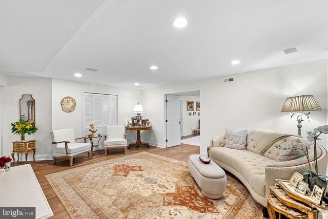 15064 BARLOW DR, Waterford, VA 20197