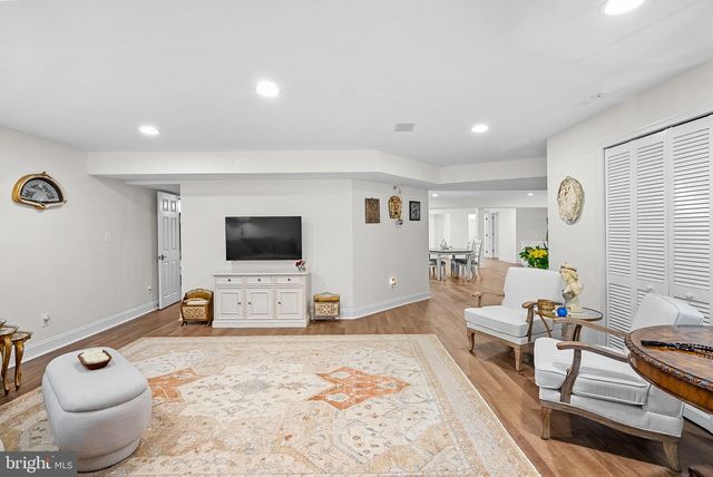 15064 BARLOW DR, Waterford, VA 20197