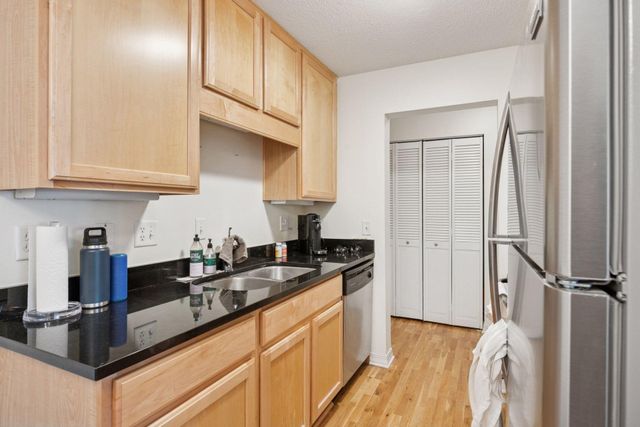 3150 Excelsior Boulevard 207, Minneapolis, MN 55416