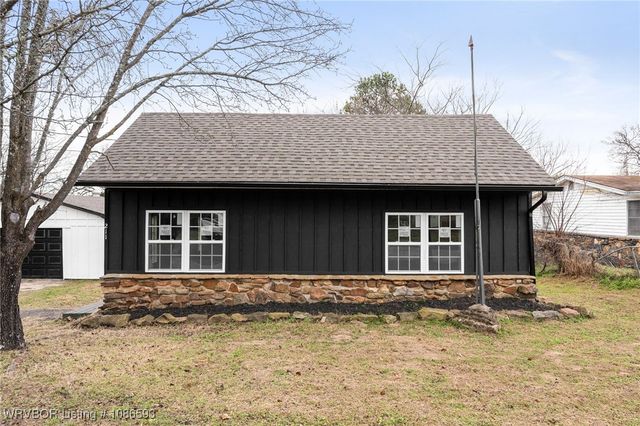 211 W Houston Street, Greenwood, AR 72936