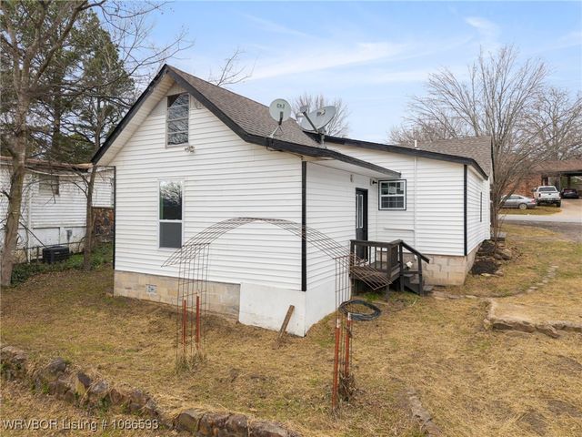 211 W Houston Street, Greenwood, AR 72936