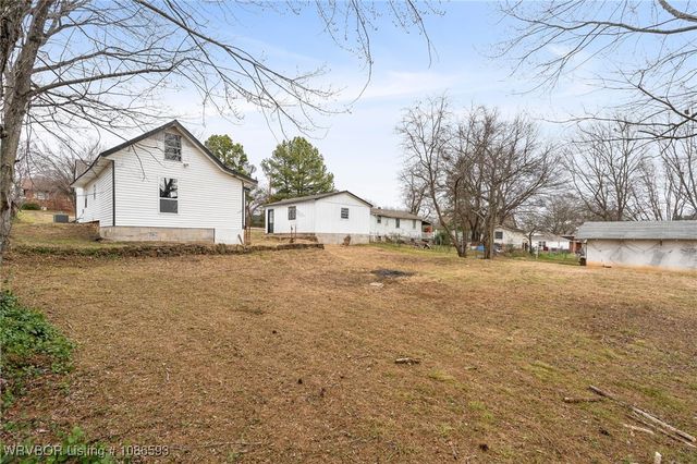 211 W Houston Street, Greenwood, AR 72936