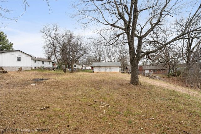 211 W Houston Street, Greenwood, AR 72936