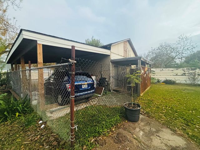 920 Frisco Street, Houston, TX 77022