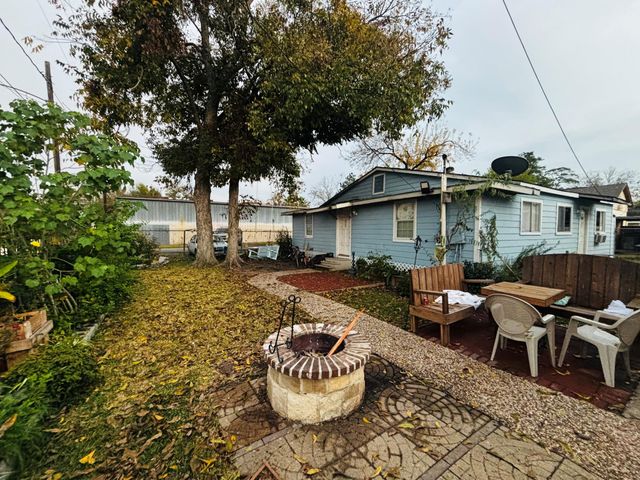 920 Frisco Street, Houston, TX 77022