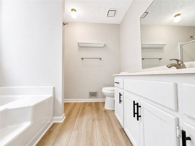 1400 Chalet Circle, Lawrenceville, GA 30043