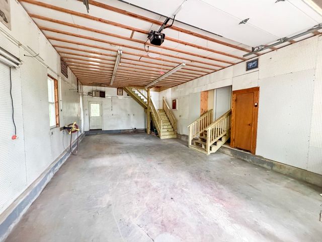 181 Dresser Hill Rd, Dudley, MA 01571