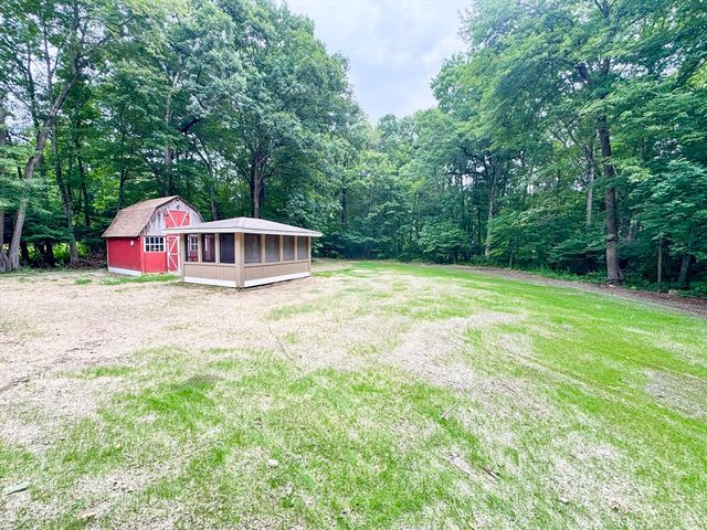 181 Dresser Hill Rd, Dudley, MA 01571